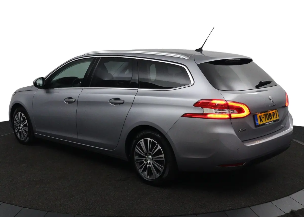 1.2 Allure*ECC*ACC*NAVI*CAM*CARPLAY*