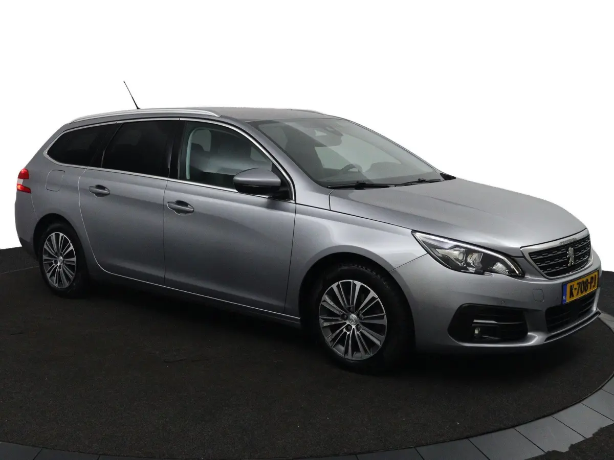 1.2 Allure*ECC*ACC*NAVI*CAM*CARPLAY*