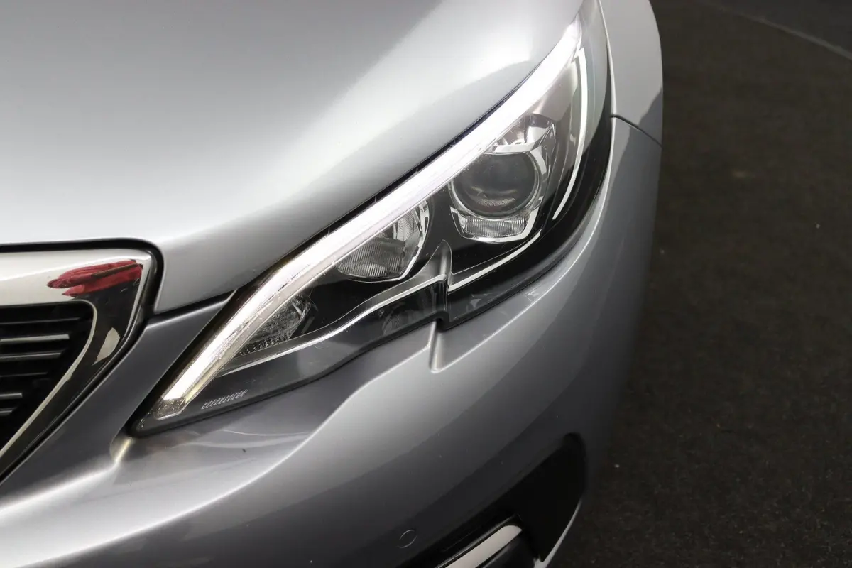 1.2 Allure*ECC*ACC*NAVI*CAM*CARPLAY*