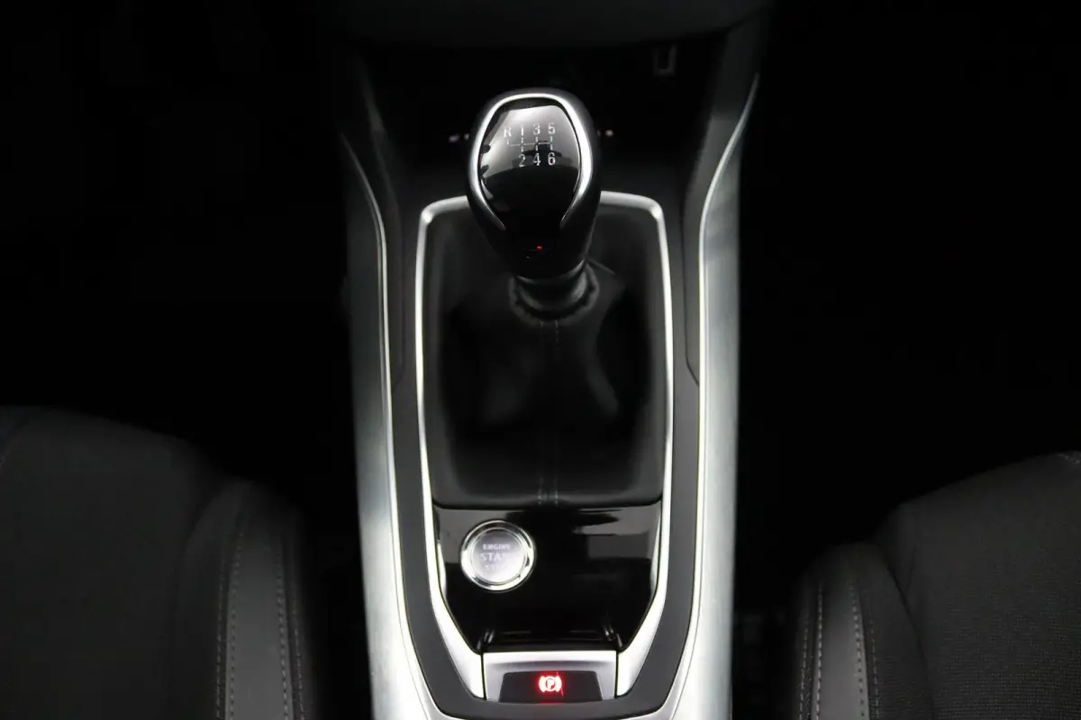 1.2 Allure*ECC*ACC*NAVI*CAM*CARPLAY*