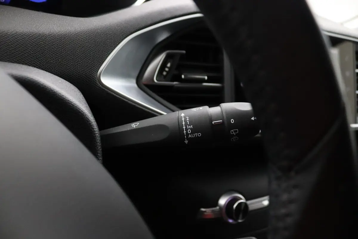 1.2 Allure*ECC*ACC*NAVI*CAM*CARPLAY*