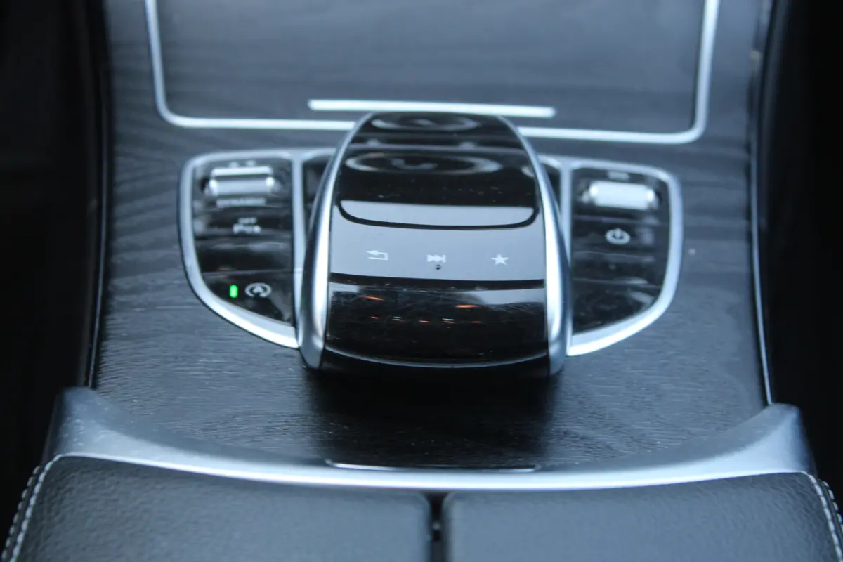 180 AUT9 Avantgarde CAMERA NAVI TREKHAAK NL AUTO