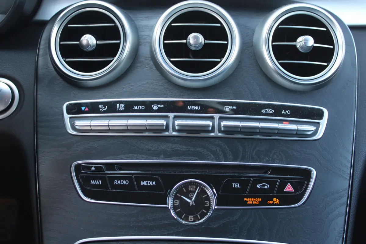180 AUT9 Avantgarde CAMERA NAVI TREKHAAK NL AUTO