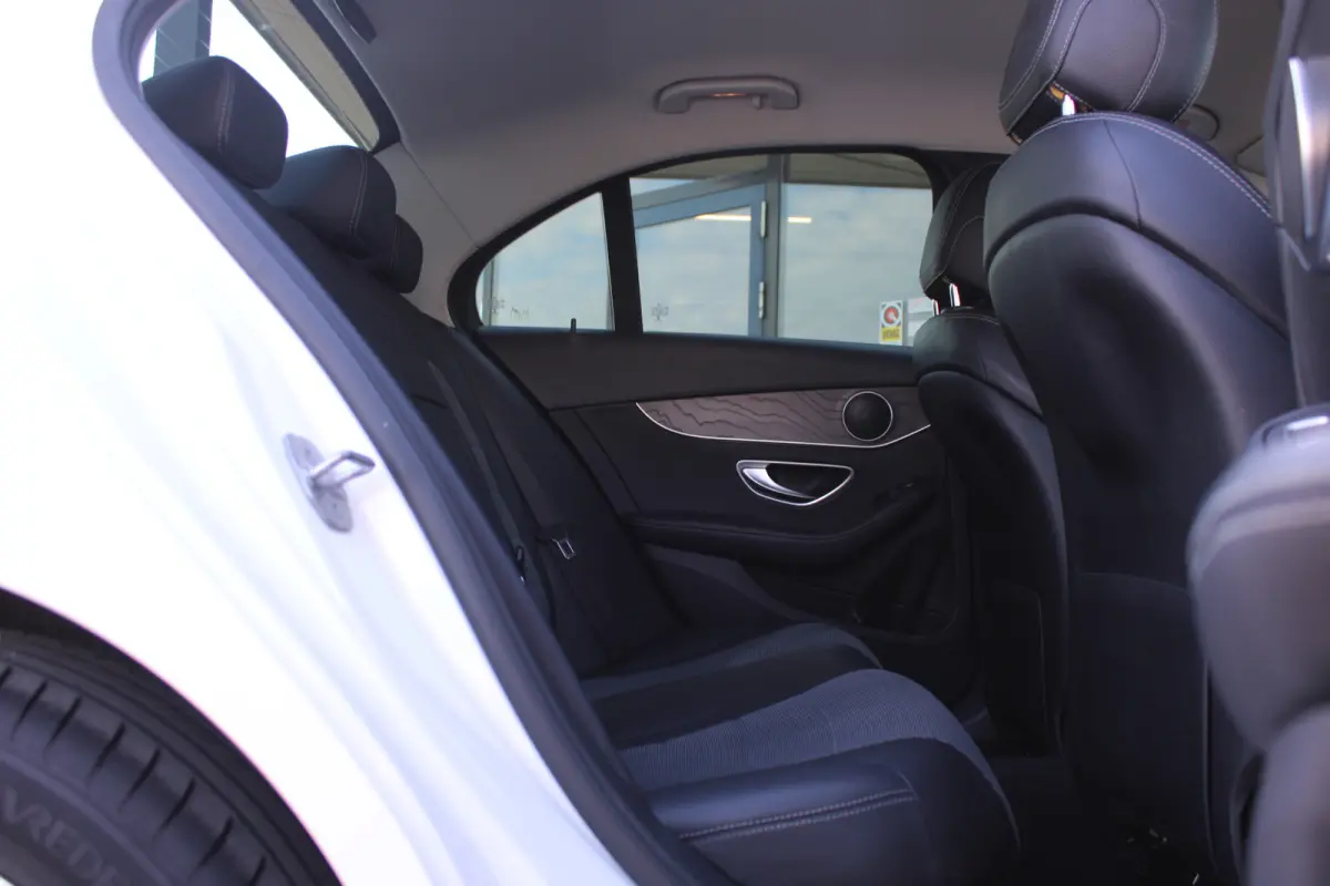 180 AUT9 Avantgarde CAMERA NAVI TREKHAAK NL AUTO