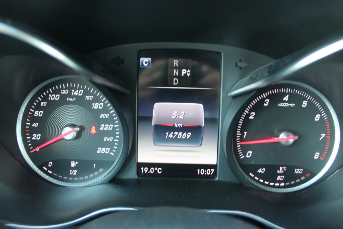 180 AUT9 Avantgarde CAMERA NAVI TREKHAAK NL AUTO