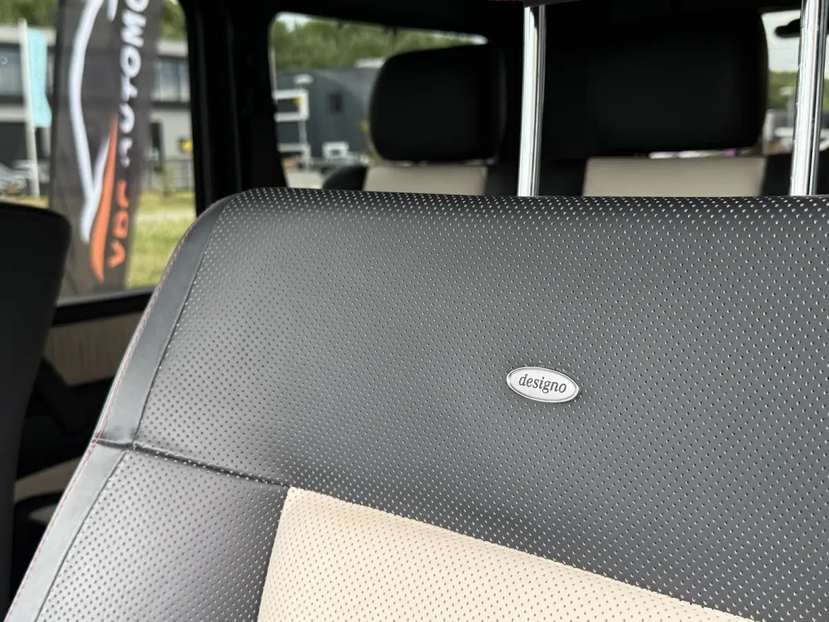 350 Bluetec Designo | Trekhaak | Distronic | HarmanKardon | LED | Camera | Sfeerverlichting | Dodehoekassistent | Schuifdak | Alcantara Hemel