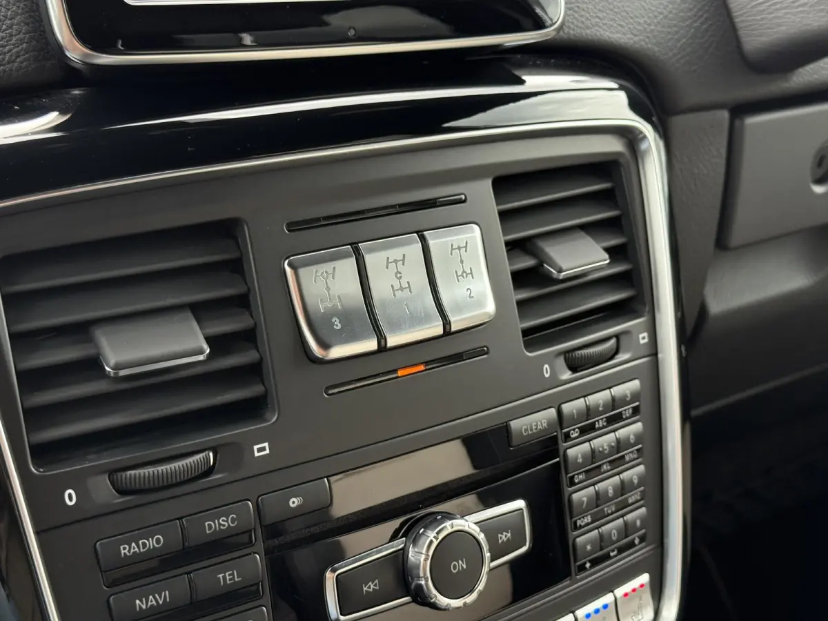 350 Bluetec Designo | Trekhaak | Distronic | HarmanKardon | LED | Camera | Sfeerverlichting | Dodehoekassistent | Schuifdak | Alcantara Hemel