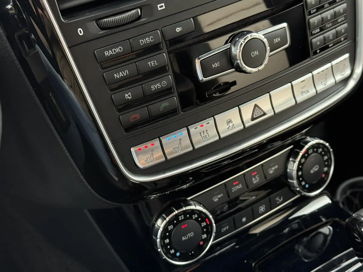 350 Bluetec Designo | Trekhaak | Distronic | HarmanKardon | LED | Camera | Sfeerverlichting | Dodehoekassistent | Schuifdak | Alcantara Hemel