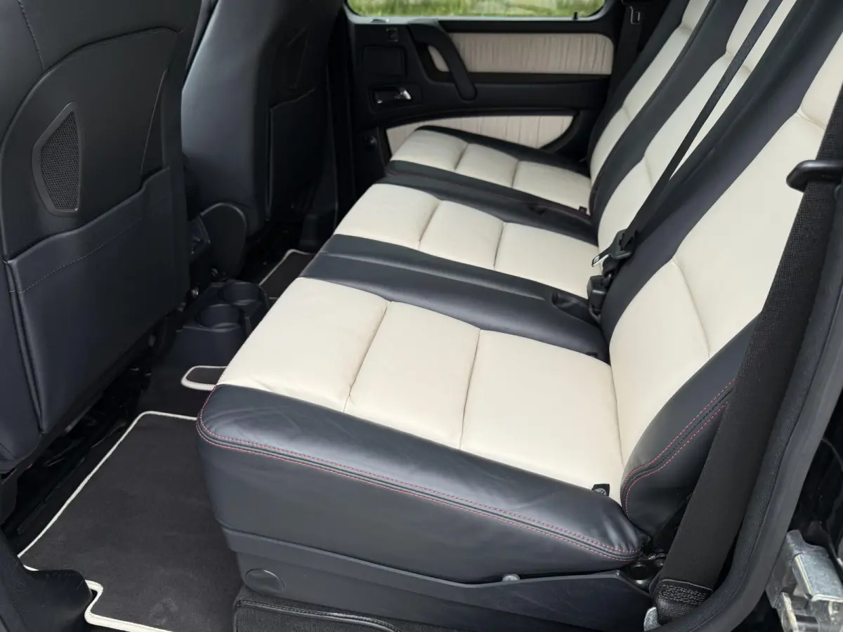 350 Bluetec Designo | Trekhaak | Distronic | HarmanKardon | LED | Camera | Sfeerverlichting | Dodehoekassistent | Schuifdak | Alcantara Hemel