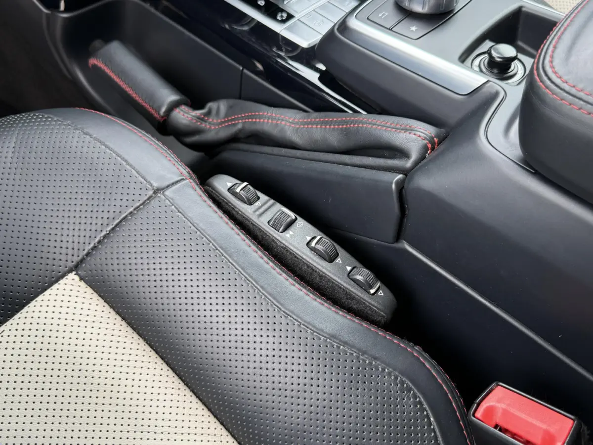 350 Bluetec Designo | Trekhaak | Distronic | HarmanKardon | LED | Camera | Sfeerverlichting | Dodehoekassistent | Schuifdak | Alcantara Hemel