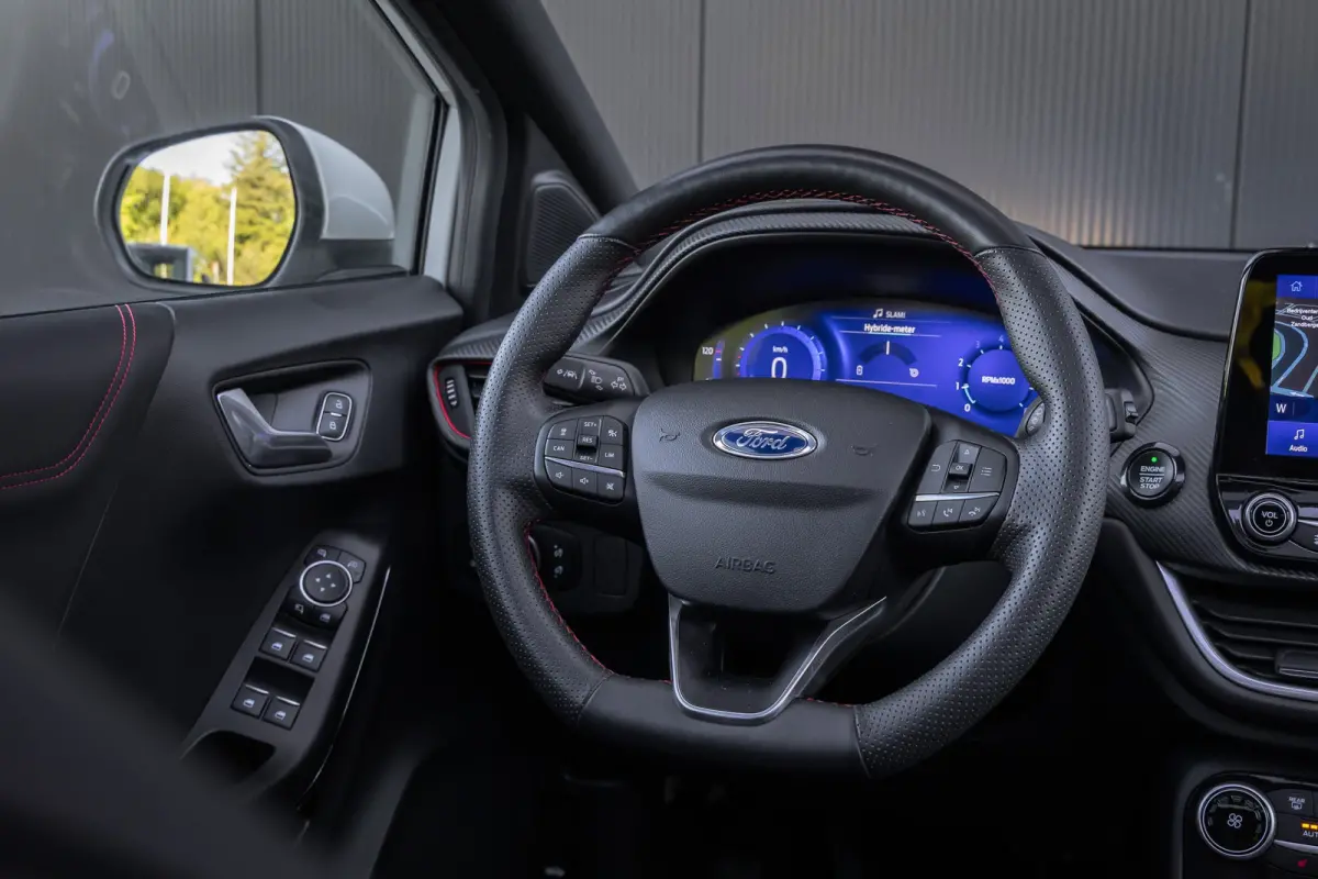 1.0 155pk EcoBoost ST-Line X | Panoramadak | Adaptieve cruise | B&O Audio | Winter-pack | Camera | Dodehoek detectie | 18 INCH