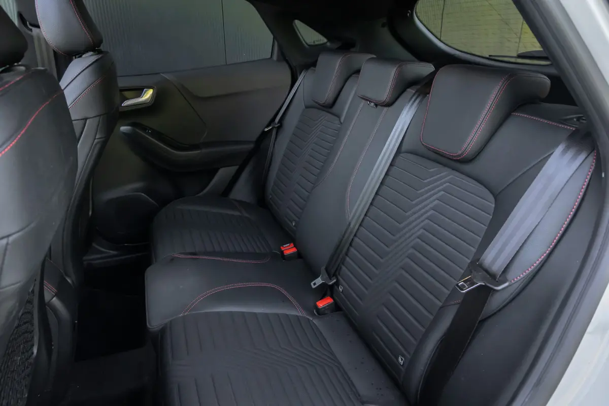 1.0 155pk EcoBoost ST-Line X | Panoramadak | Adaptieve cruise | B&O Audio | Winter-pack | Camera | Dodehoek detectie | 18 INCH