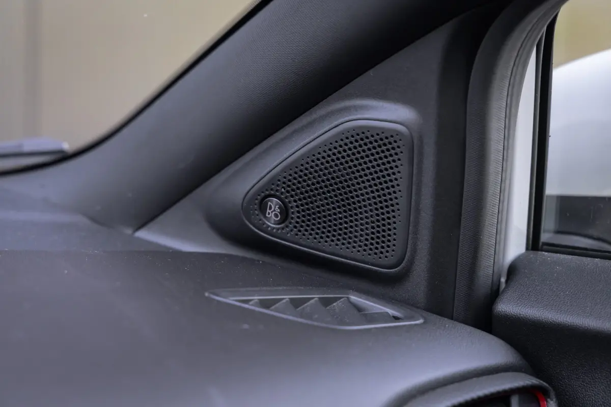 1.0 155pk EcoBoost ST-Line X | Panoramadak | Adaptieve cruise | B&O Audio | Winter-pack | Camera | Dodehoek detectie | 18 INCH