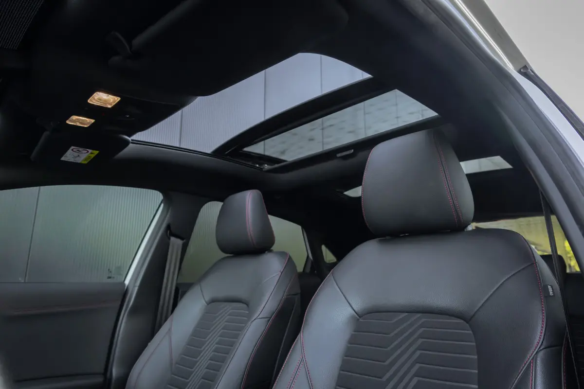 1.0 155pk EcoBoost ST-Line X | Panoramadak | Adaptieve cruise | B&O Audio | Winter-pack | Camera | Dodehoek detectie | 18 INCH