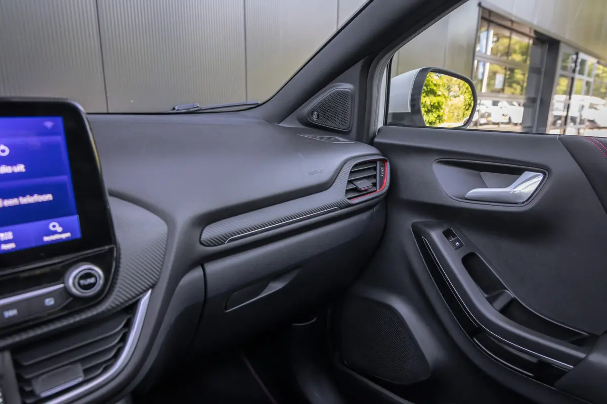 1.0 155pk EcoBoost ST-Line X | Panoramadak | Adaptieve cruise | B&O Audio | Winter-pack | Camera | Dodehoek detectie | 18 INCH