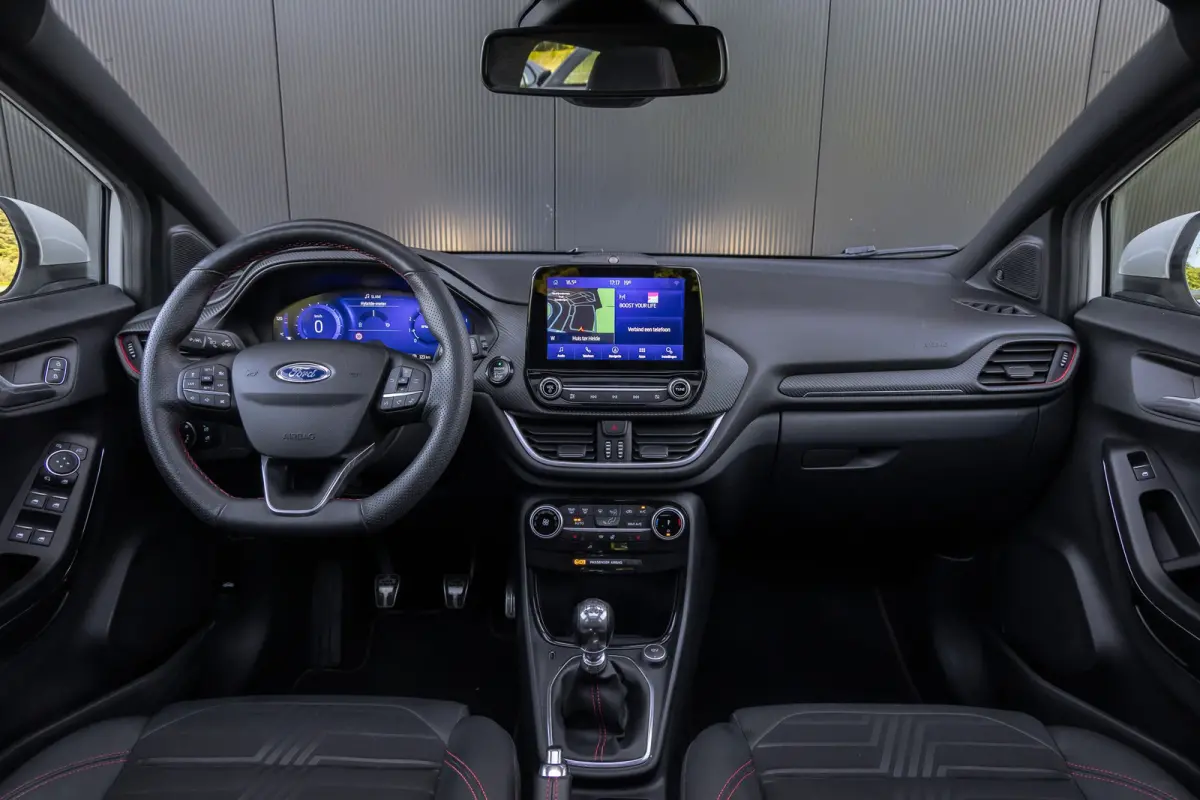 1.0 155pk EcoBoost ST-Line X | Panoramadak | Adaptieve cruise | B&O Audio | Winter-pack | Camera | Dodehoek detectie | 18 INCH