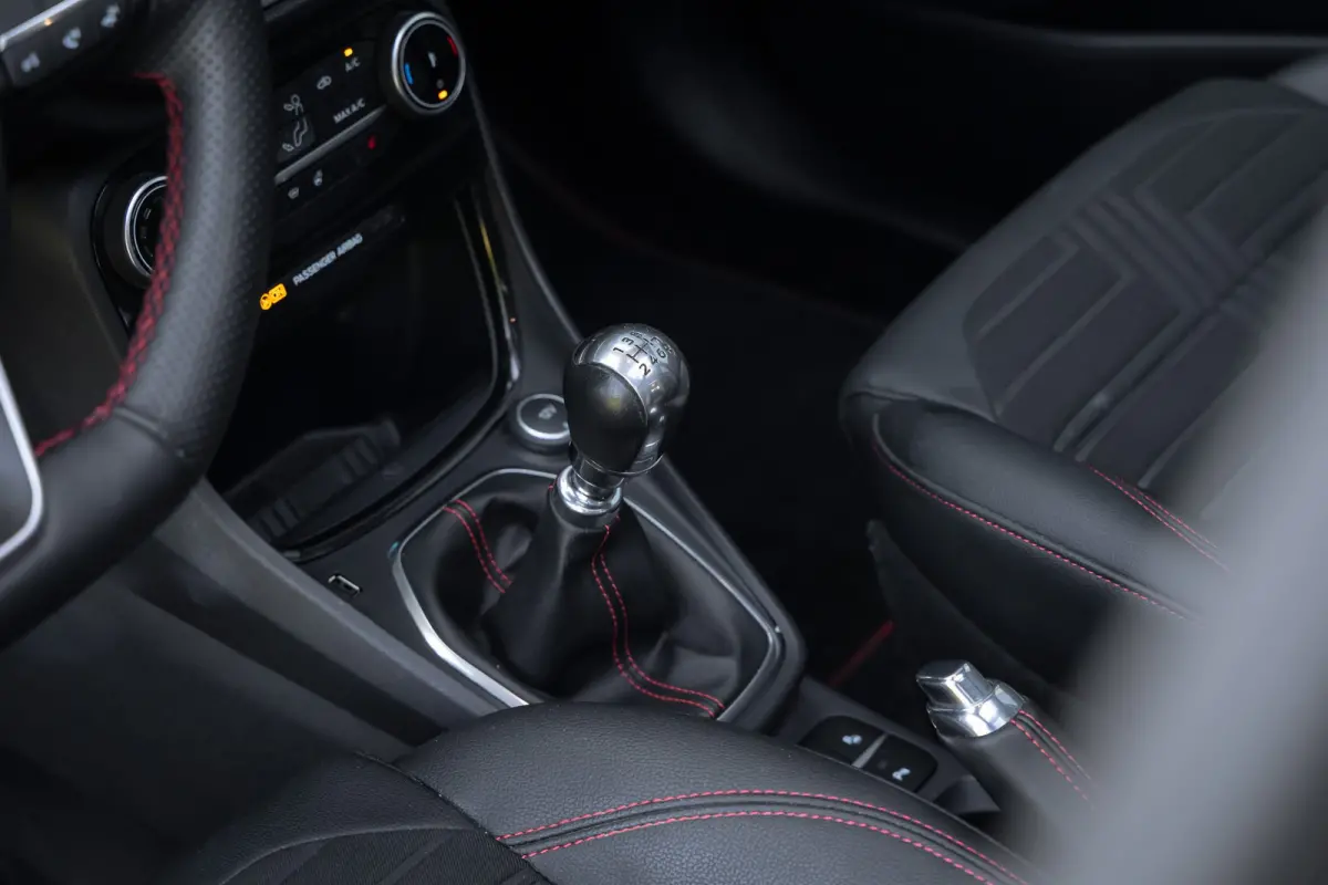 1.0 155pk EcoBoost ST-Line X | Panoramadak | Adaptieve cruise | B&O Audio | Winter-pack | Camera | Dodehoek detectie | 18 INCH
