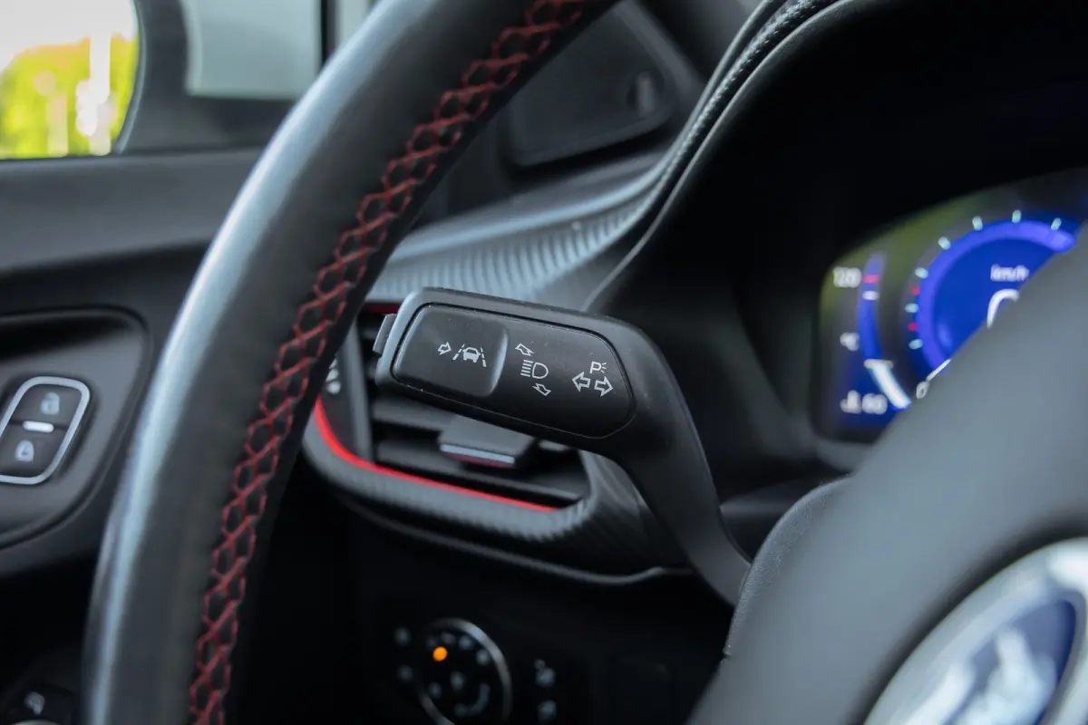 1.0 155pk EcoBoost ST-Line X | Panoramadak | Adaptieve cruise | B&O Audio | Winter-pack | Camera | Dodehoek detectie | 18 INCH