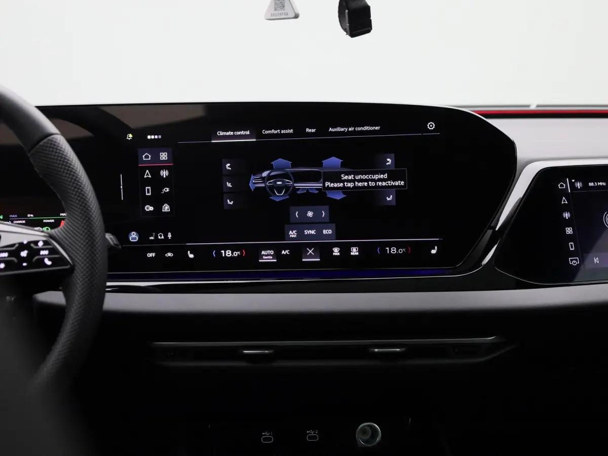 Avant 2.0 quattro S edition 299 PK | S-line | Automaat | 360 Camera | Panorama glasdak | Adaptive Cruise Control | Stoelverwarming | Virtual Cockpit | LED Matrix | Lichtmetalen velgen | Priv