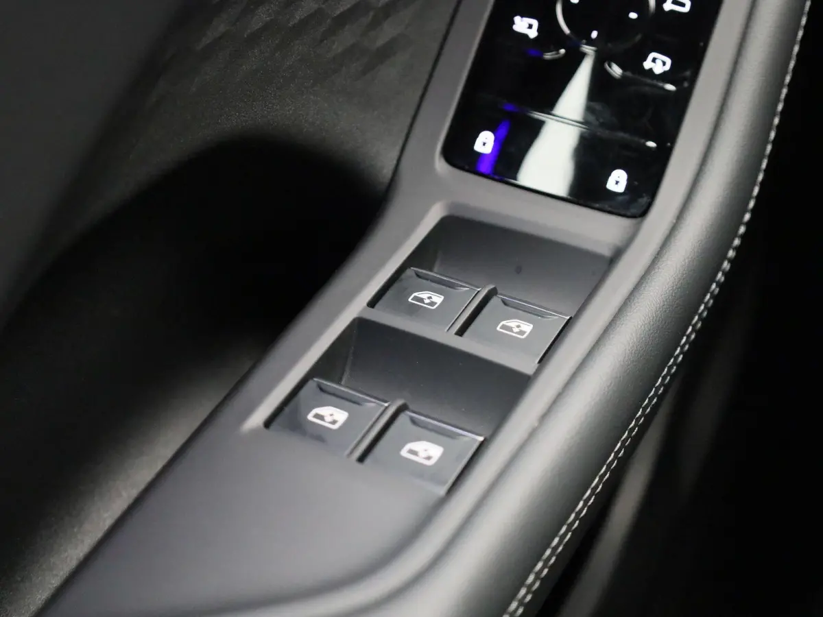 Avant 2.0 quattro S edition 299 PK | S-line | Automaat | 360 Camera | Panorama glasdak | Adaptive Cruise Control | Stoelverwarming | Virtual Cockpit | LED Matrix | Lichtmetalen velgen | Priv