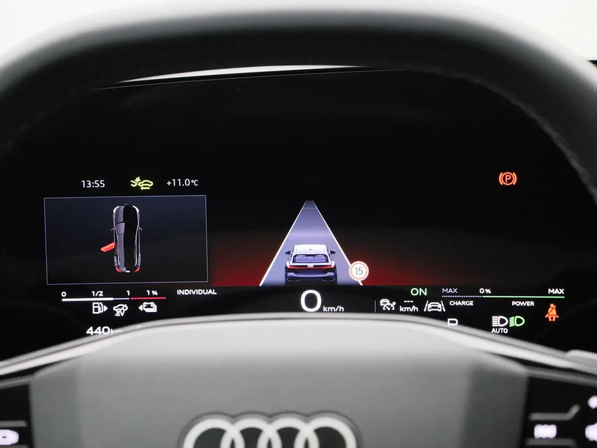 Avant 2.0 quattro S edition 299 PK | S-line | Automaat | 360 Camera | Panorama glasdak | Adaptive Cruise Control | Stoelverwarming | Virtual Cockpit | LED Matrix | Lichtmetalen velgen | Priv