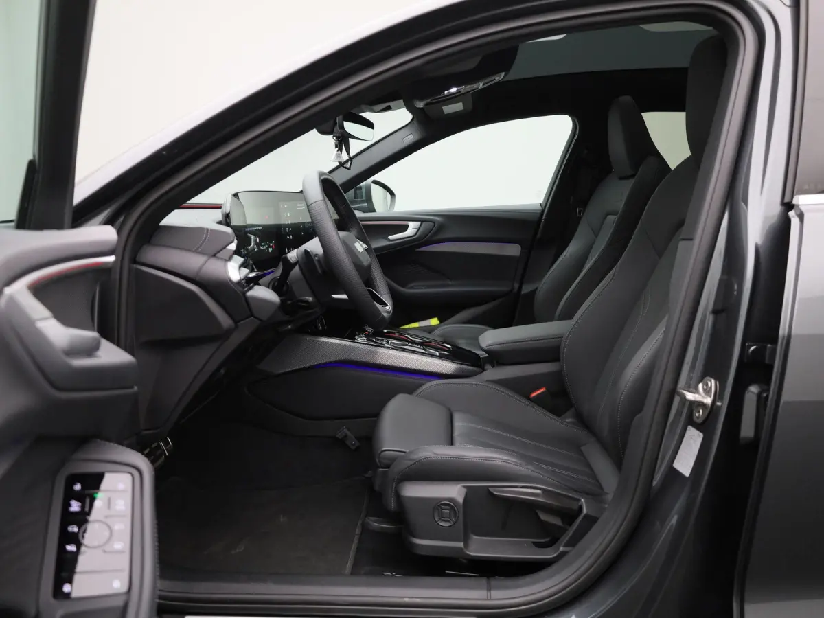 Avant 2.0 quattro S edition 299 PK | S-line | Automaat | 360 Camera | Panorama glasdak | Adaptive Cruise Control | Stoelverwarming | Virtual Cockpit | LED Matrix | Lichtmetalen velgen | Priv
