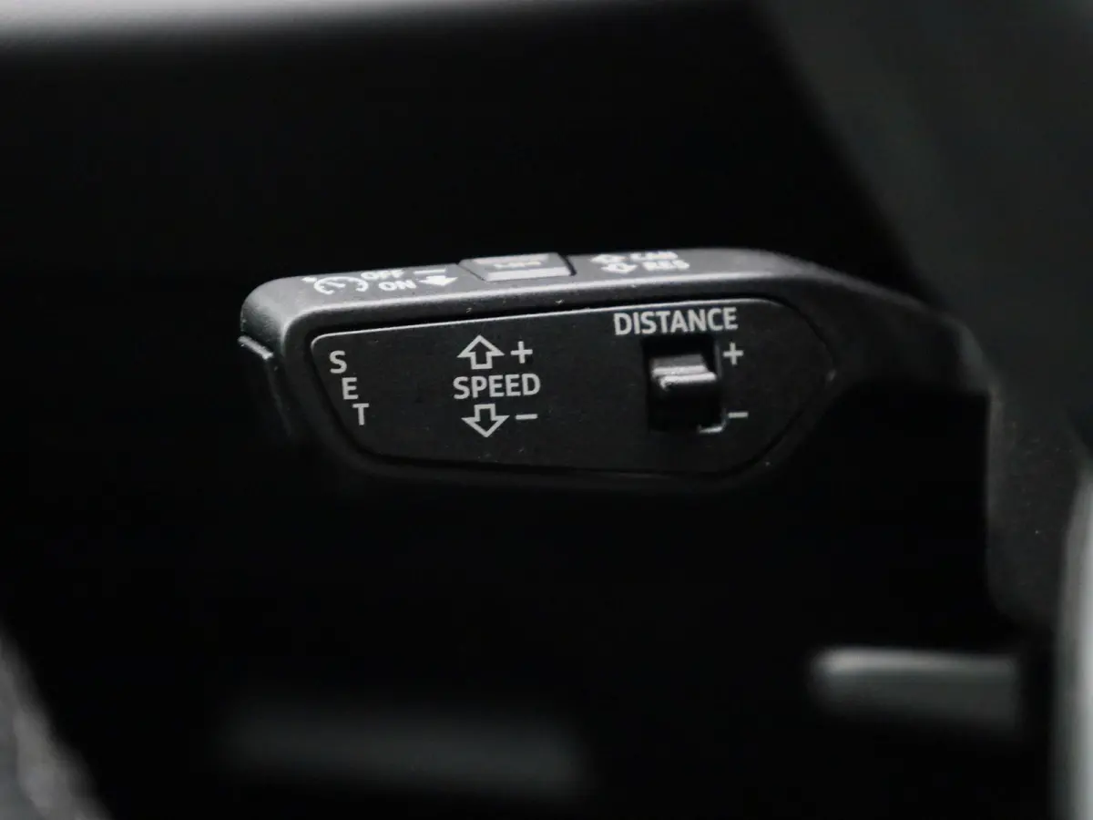 Avant 2.0 quattro S edition 299 PK | S-line | Automaat | 360 Camera | Panorama glasdak | Adaptive Cruise Control | Stoelverwarming | Virtual Cockpit | LED Matrix | Lichtmetalen velgen | Priv