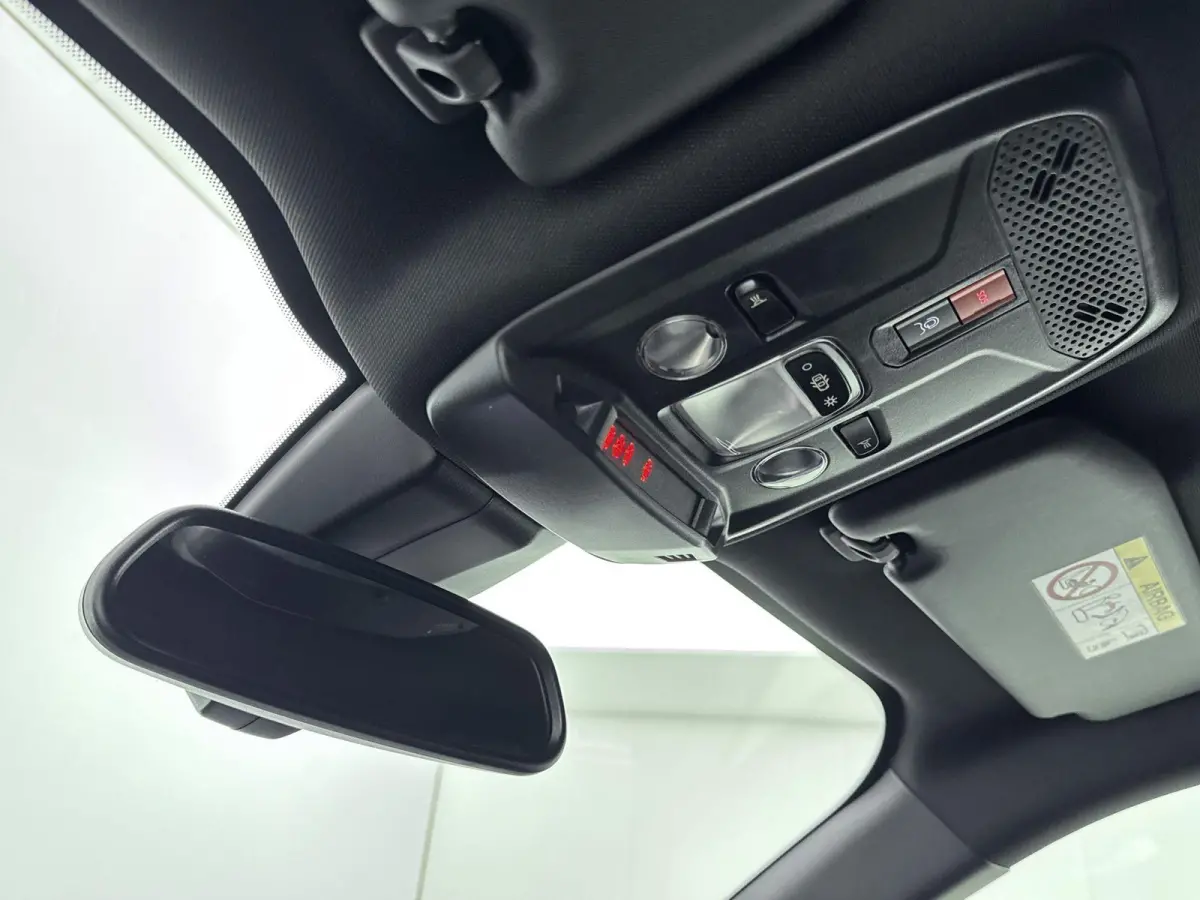 SUV EV 54 kWh 156 pk Allure Avantage | ACCU 98 % | Camera | Draadloos Carplay | Dodehoekbewaking | Navigatie | Parkeersensoren
