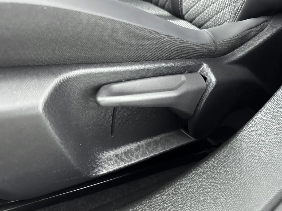 SUV EV 54 kWh 156 pk Allure Avantage | ACCU 98 % | Camera | Draadloos Carplay | Dodehoekbewaking | Navigatie | Parkeersensoren