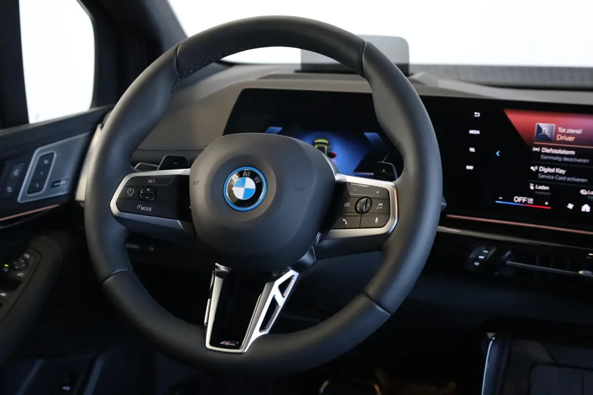 225e xDrive | M Sport Pro | Panoramadak | Head-Up Display | Harman/Kardon | Driving Assistant Plus