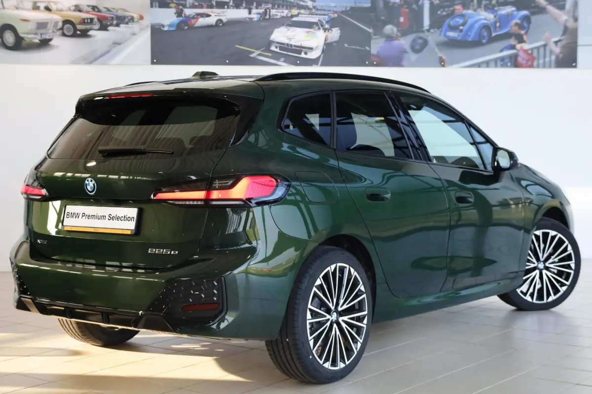 225e xDrive | M Sport Pro | Panoramadak | Head-Up Display | Harman/Kardon | Driving Assistant Plus