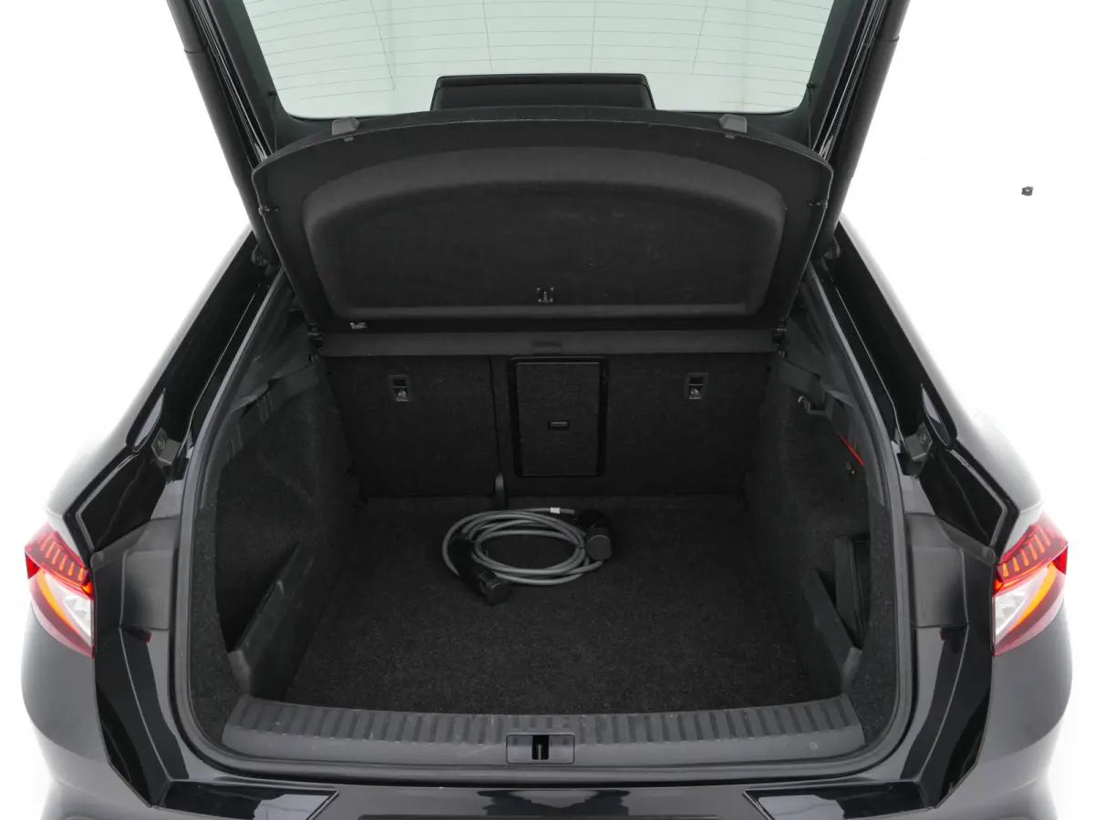 85 Sportline [ 3-Fase-11kW] {SoH-95%} (INCL-BTW) Aut. *PANO |  LEATHER-ALCANTARA | FULL-LED | BLINDSPOT | HEATED-SPORTSEATS | CAMERA | KEYLESS | PRIVACY-GLASS | ADAPTIVE-CRUISE | SHIFTPADDLE