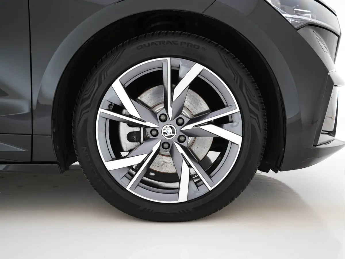 85 Sportline [ 3-Fase-11kW] {SoH-95%} (INCL-BTW) Aut. *PANO |  LEATHER-ALCANTARA | FULL-LED | BLINDSPOT | HEATED-SPORTSEATS | CAMERA | KEYLESS | PRIVACY-GLASS | ADAPTIVE-CRUISE | SHIFTPADDLE