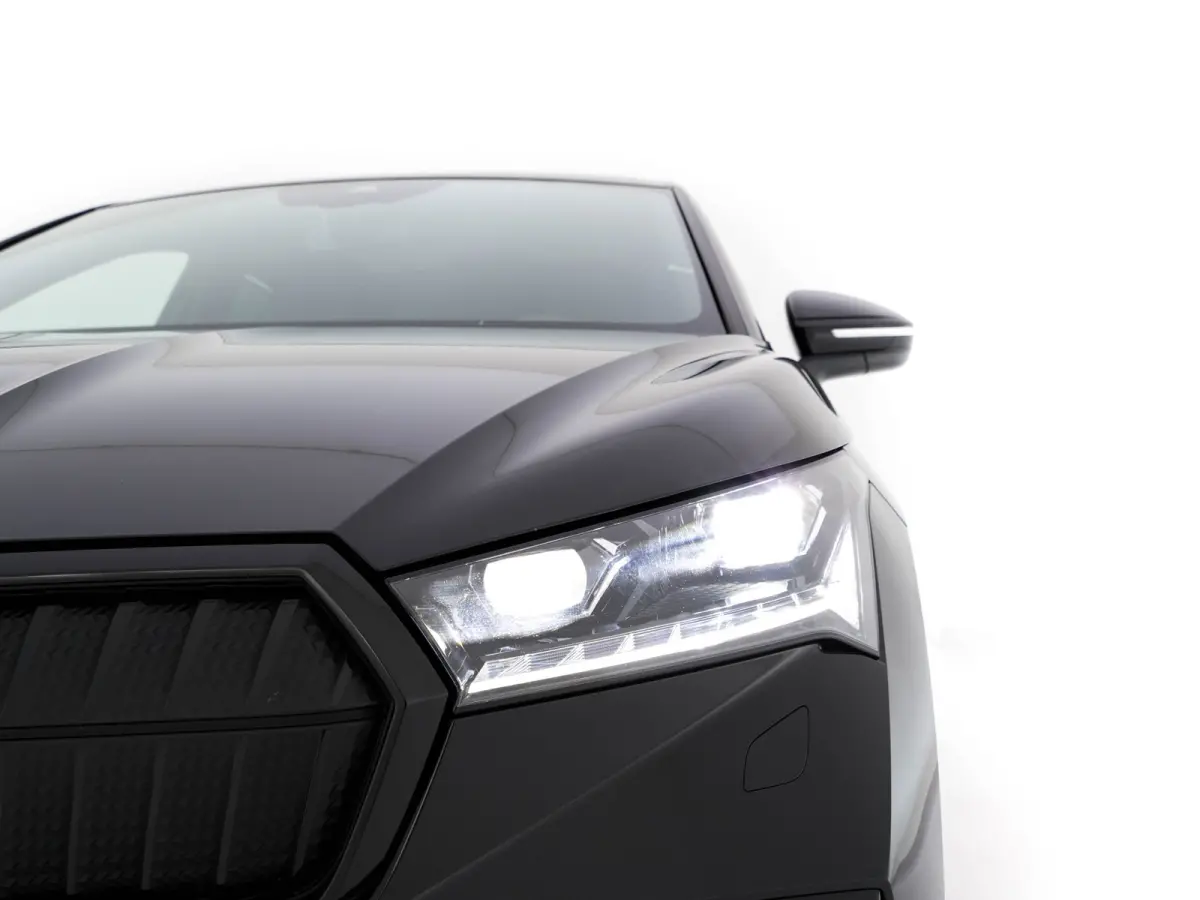 85 Sportline [ 3-Fase-11kW] {SoH-95%} (INCL-BTW) Aut. *PANO |  LEATHER-ALCANTARA | FULL-LED | BLINDSPOT | HEATED-SPORTSEATS | CAMERA | KEYLESS | PRIVACY-GLASS | ADAPTIVE-CRUISE | SHIFTPADDLE