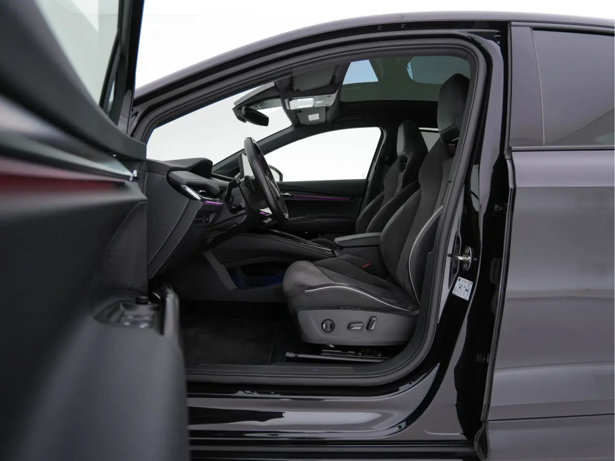 85 Sportline [ 3-Fase-11kW] {SoH-95%} (INCL-BTW) Aut. *PANO |  LEATHER-ALCANTARA | FULL-LED | BLINDSPOT | HEATED-SPORTSEATS | CAMERA | KEYLESS | PRIVACY-GLASS | ADAPTIVE-CRUISE | SHIFTPADDLE