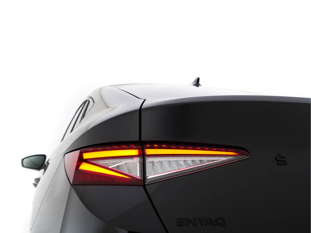 85 Sportline [ 3-Fase-11kW] {SoH-95%} (INCL-BTW) Aut. *PANO |  LEATHER-ALCANTARA | FULL-LED | BLINDSPOT | HEATED-SPORTSEATS | CAMERA | KEYLESS | PRIVACY-GLASS | ADAPTIVE-CRUISE | SHIFTPADDLE