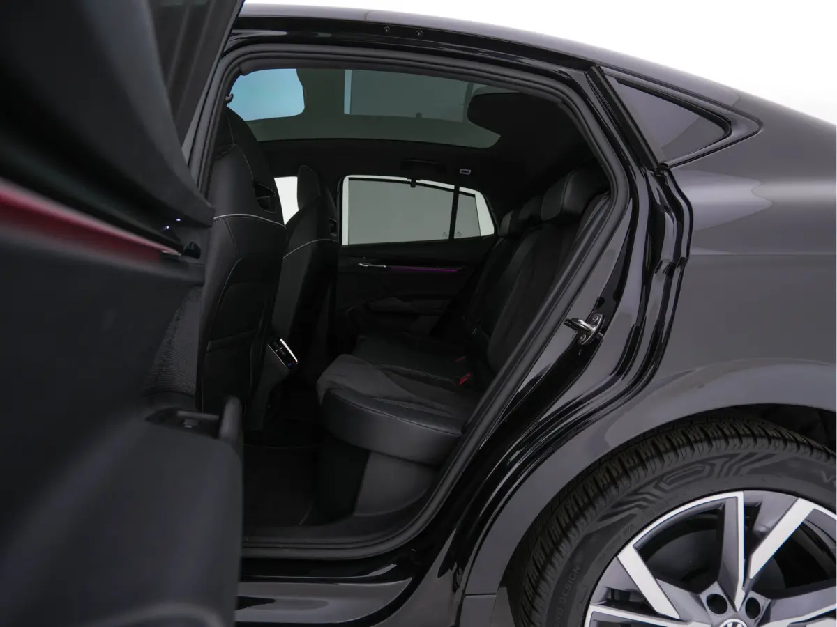 85 Sportline [ 3-Fase-11kW] {SoH-95%} (INCL-BTW) Aut. *PANO |  LEATHER-ALCANTARA | FULL-LED | BLINDSPOT | HEATED-SPORTSEATS | CAMERA | KEYLESS | PRIVACY-GLASS | ADAPTIVE-CRUISE | SHIFTPADDLE