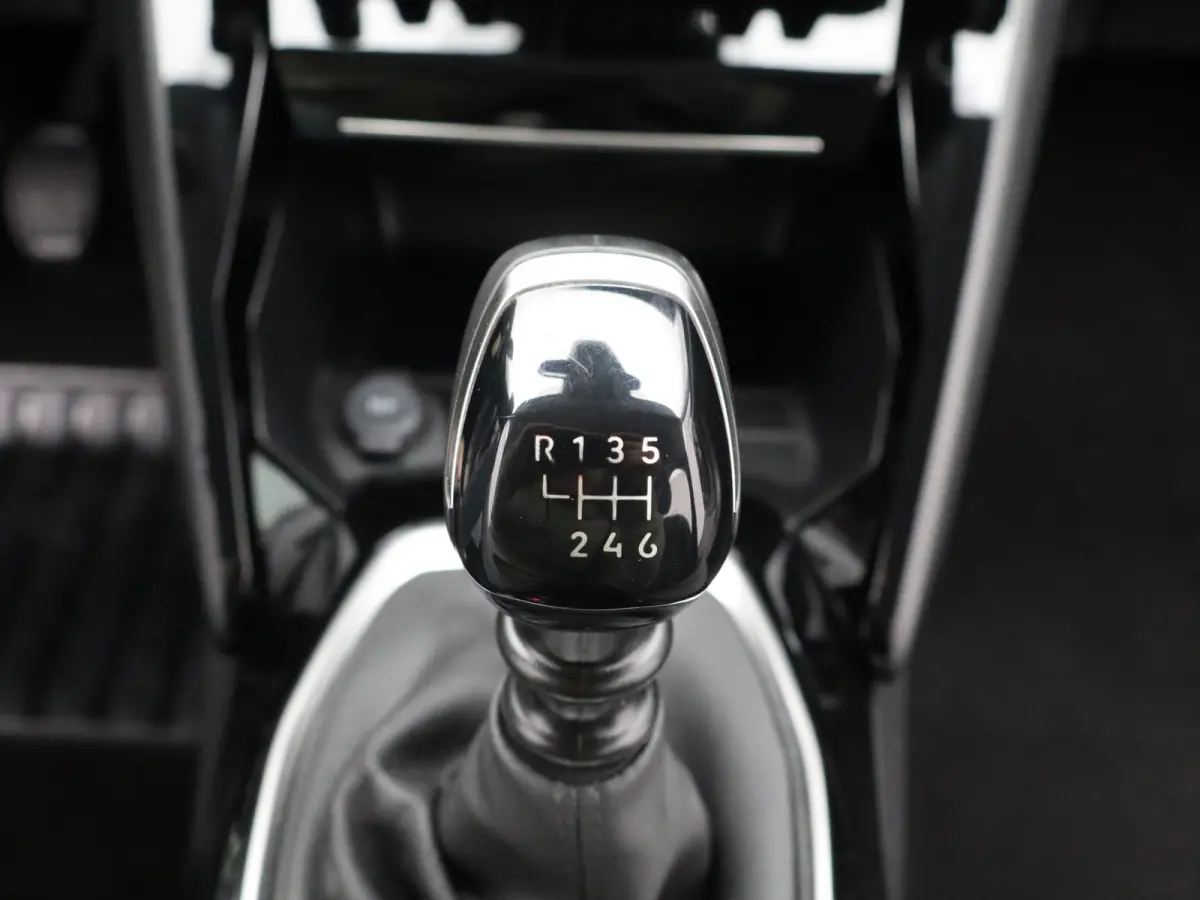1.2 PureTech 100 Allure Cruise Control | Climate Control | Apple Carplay/Android Auto
