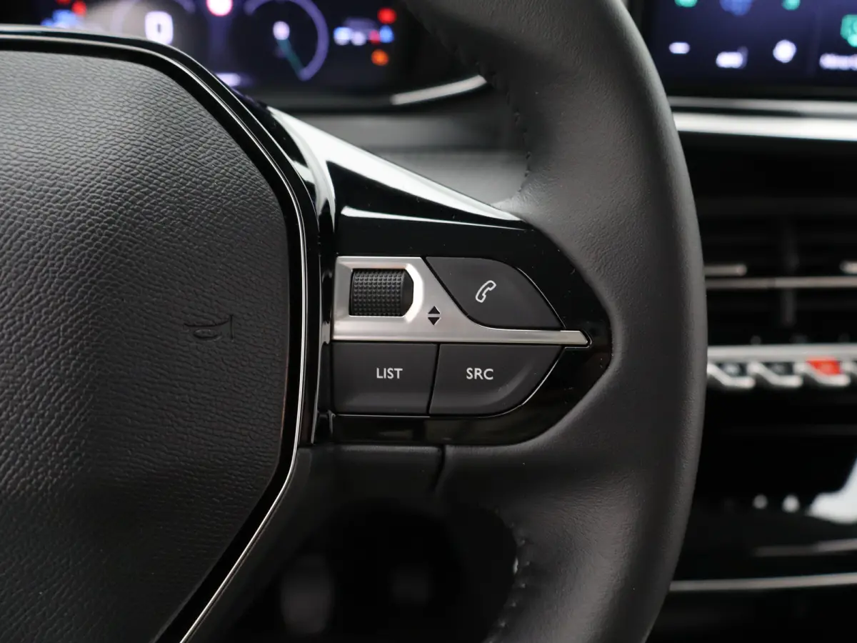 1.2 PureTech 100 Allure Cruise Control | Climate Control | Apple Carplay/Android Auto