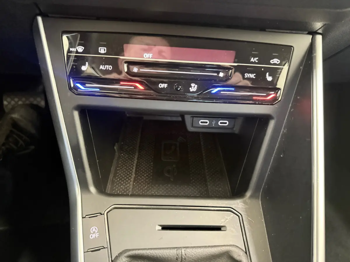 1.0 TSI Life Business, Stoelverwarming,Apple Carplay/Android,Navigatie,Cruise control