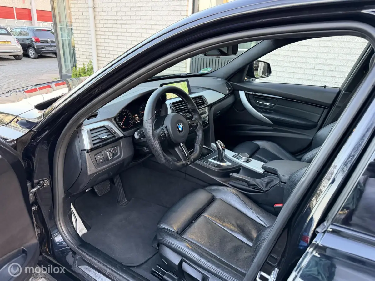320i M Sport Edition|VIRTUAL|PANO|TREKHAAK