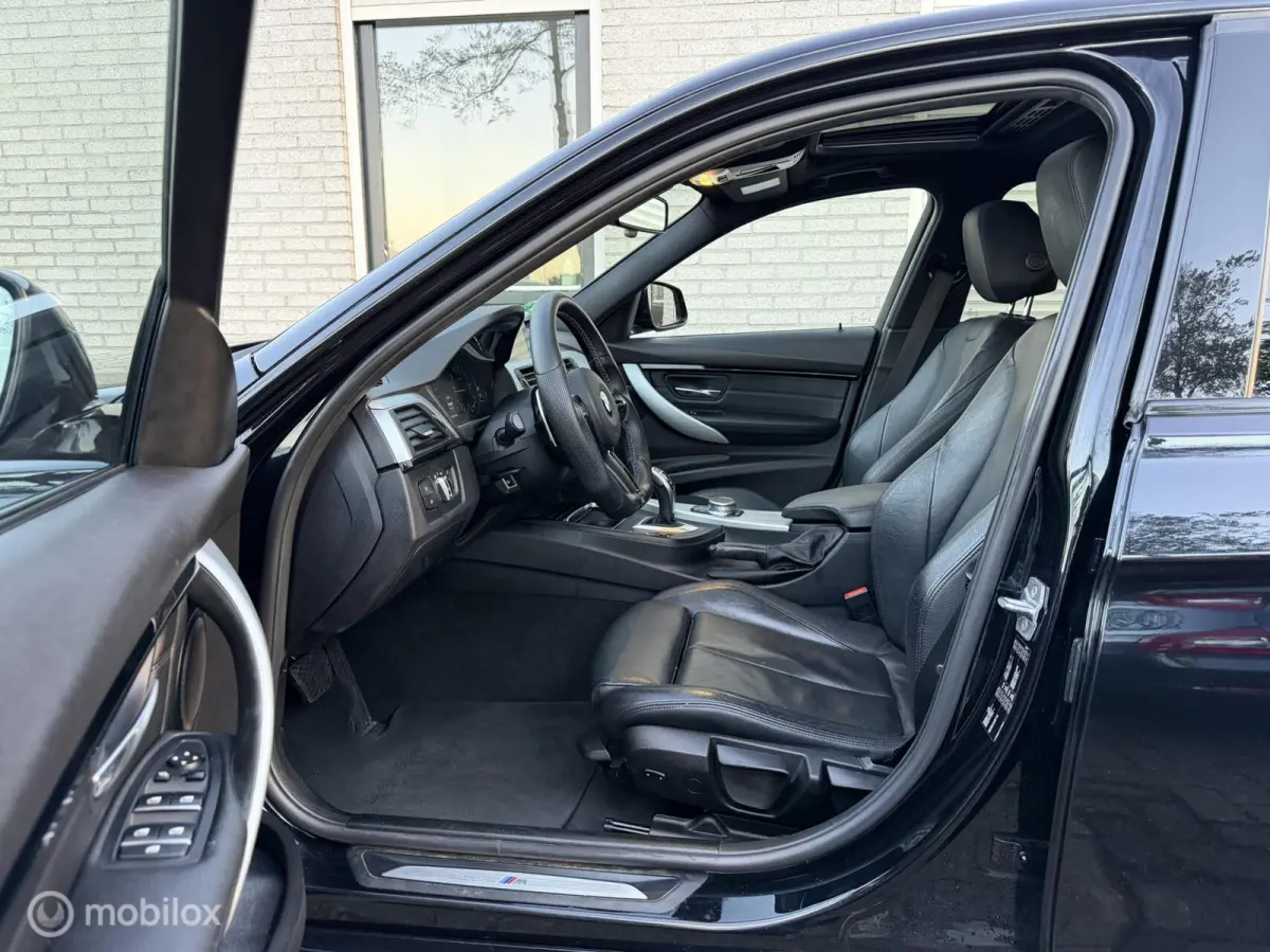 320i M Sport Edition|VIRTUAL|PANO|TREKHAAK