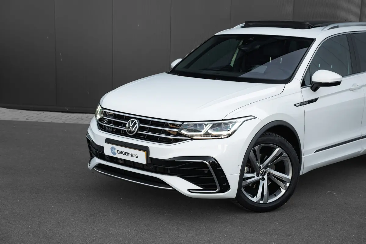 1.5 TSI 150pk 7-DSG R-Line Business+ | Panoramadak | 360 Camera | Head-Up | Dodehoeksensor | 19"