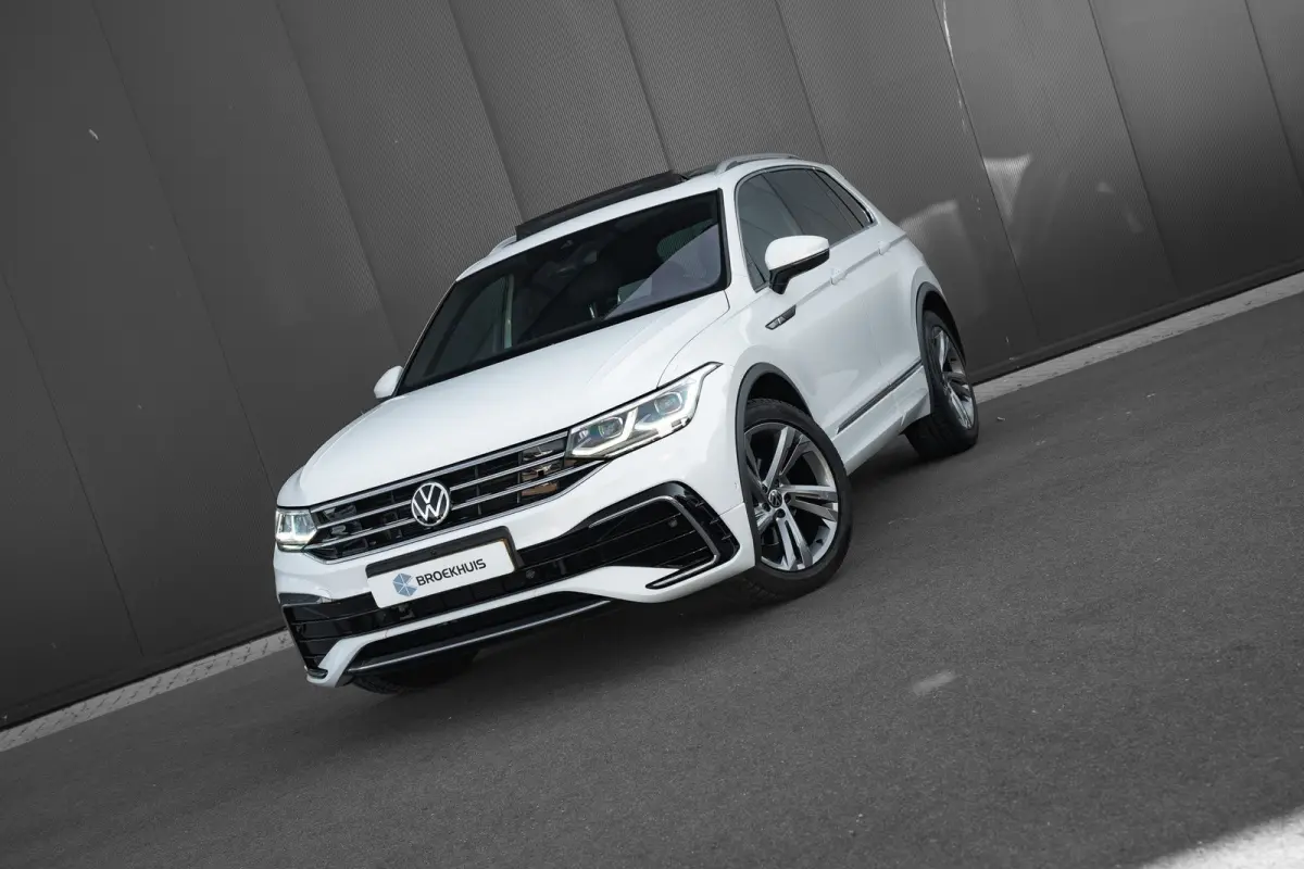 1.5 TSI 150pk 7-DSG R-Line Business+ | Panoramadak | 360 Camera | Head-Up | Dodehoeksensor | 19"