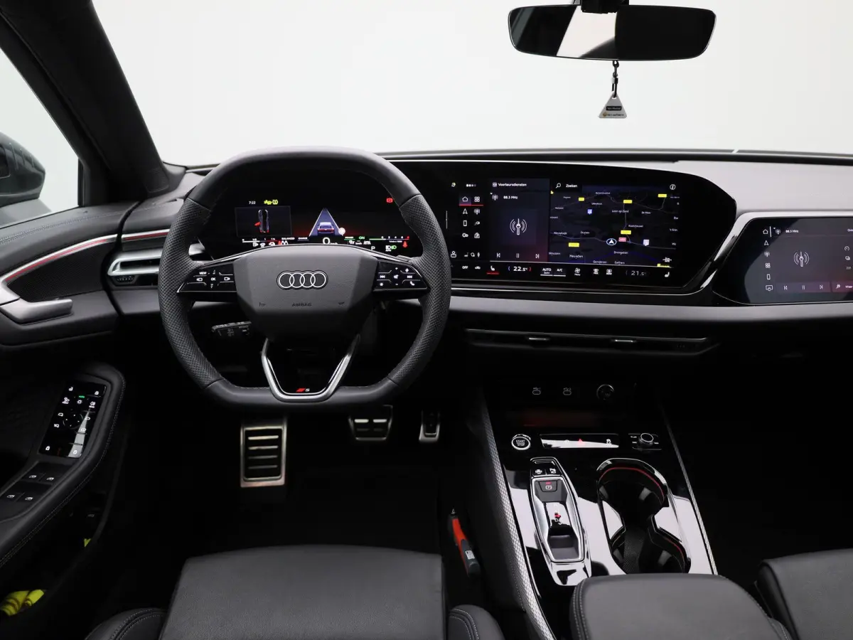 Avant 2.0 quattro S edition 299 PK | SoH 98% | 299 PK | S-line | Automaat | 360 Camera | Panorama glasdak | Adaptive Cruise Control | Stoelverwarming | Virtual Cockpit | LED Matrix | Lichtme