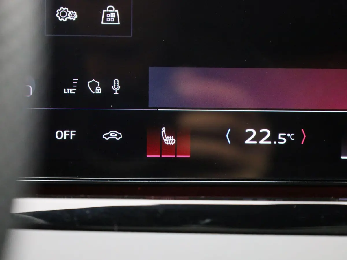 Avant 2.0 quattro S edition 299 PK | SoH 98% | 299 PK | S-line | Automaat | 360 Camera | Panorama glasdak | Adaptive Cruise Control | Stoelverwarming | Virtual Cockpit | LED Matrix | Lichtme