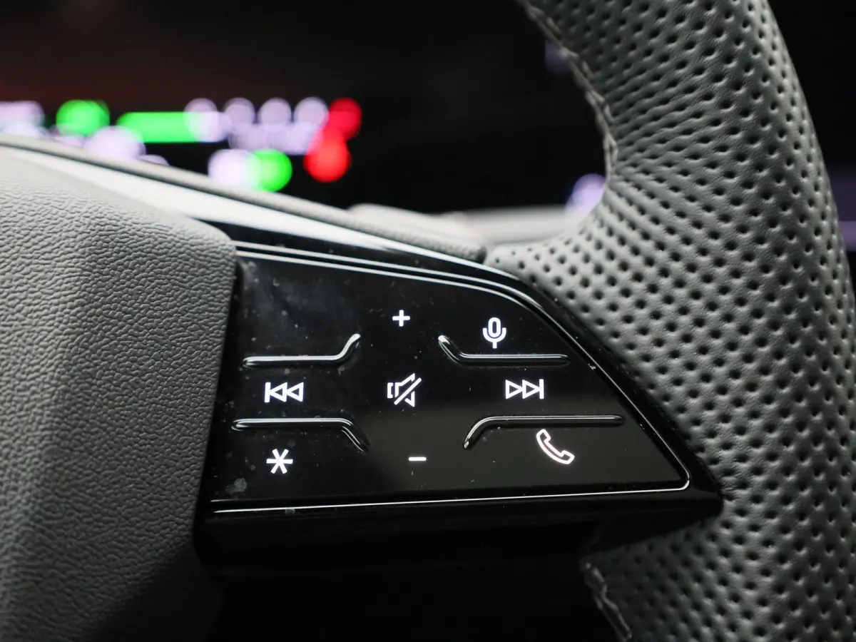 Avant 2.0 quattro S edition 299 PK | SoH 98% | 299 PK | S-line | Automaat | 360 Camera | Panorama glasdak | Adaptive Cruise Control | Stoelverwarming | Virtual Cockpit | LED Matrix | Lichtme