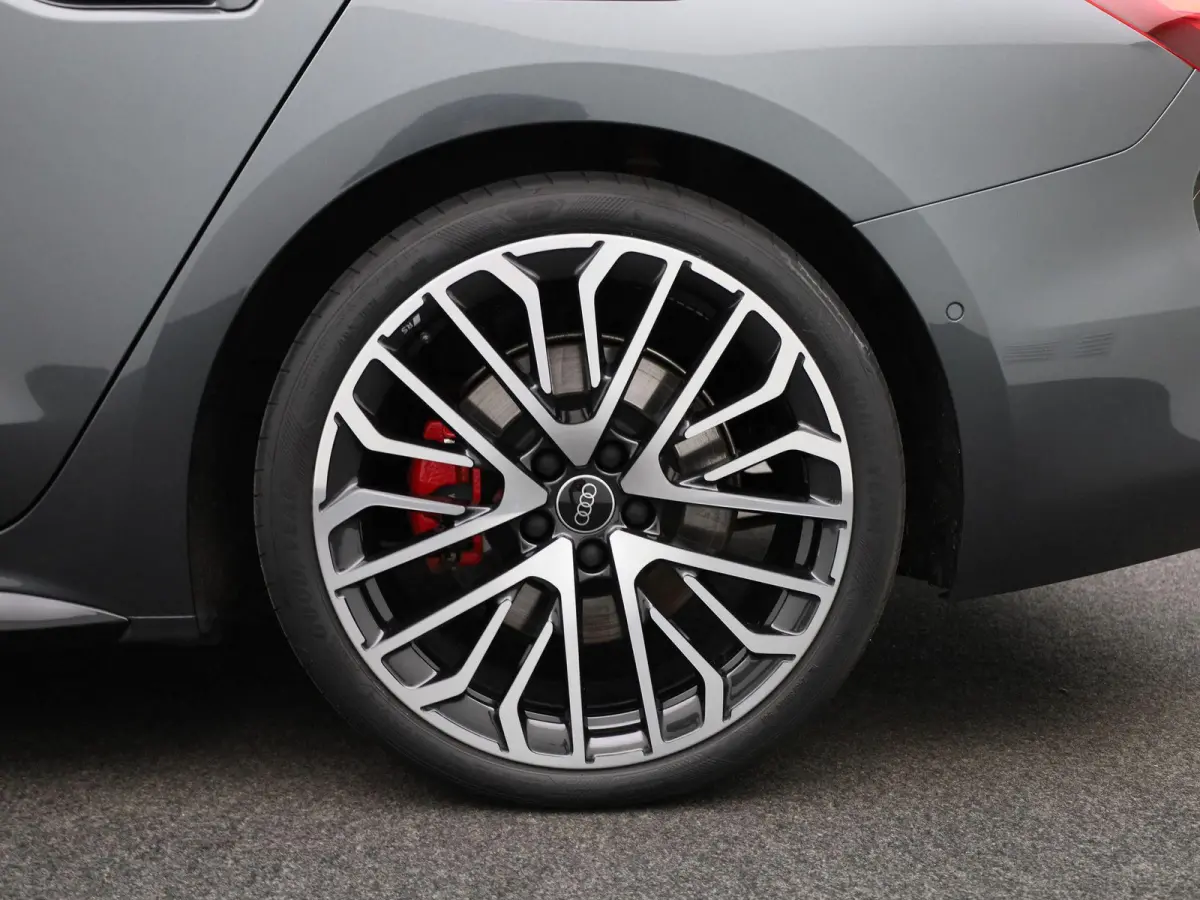 Avant 2.0 quattro S edition 299 PK | SoH 98% | 299 PK | S-line | Automaat | 360 Camera | Panorama glasdak | Adaptive Cruise Control | Stoelverwarming | Virtual Cockpit | LED Matrix | Lichtme