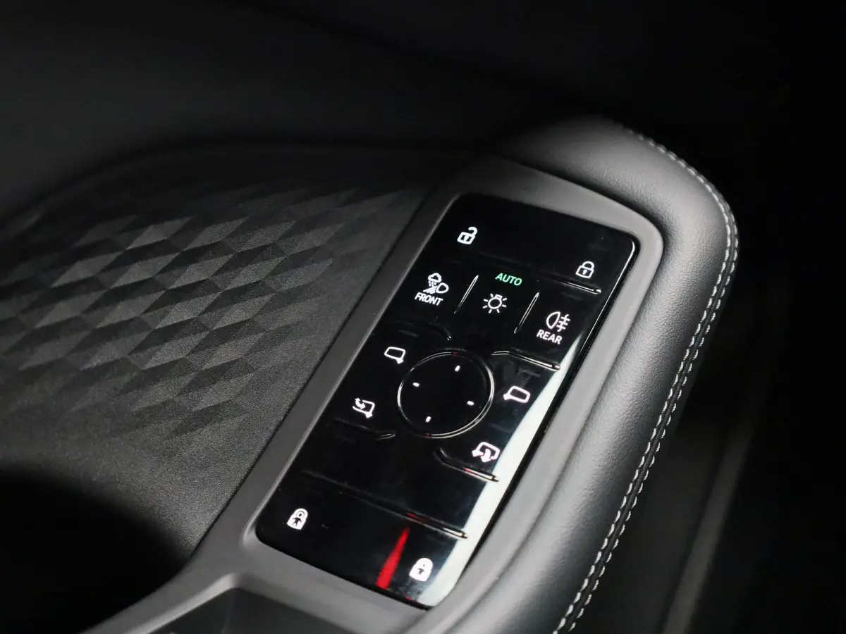 Avant 2.0 quattro S edition 299 PK | SoH 98% | 299 PK | S-line | Automaat | 360 Camera | Panorama glasdak | Adaptive Cruise Control | Stoelverwarming | Virtual Cockpit | LED Matrix | Lichtme