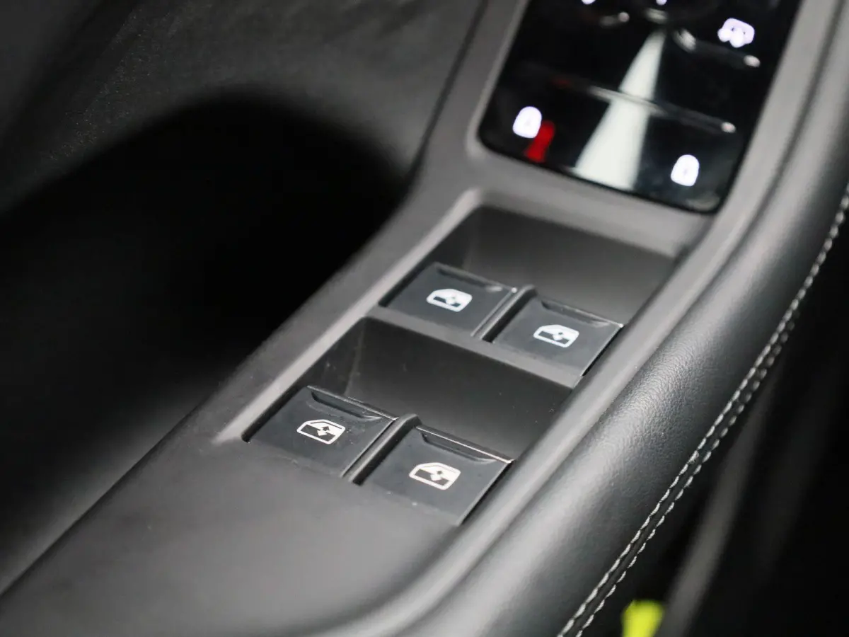 Avant 2.0 quattro S edition 299 PK | SoH 98% | 299 PK | S-line | Automaat | 360 Camera | Panorama glasdak | Adaptive Cruise Control | Stoelverwarming | Virtual Cockpit | LED Matrix | Lichtme